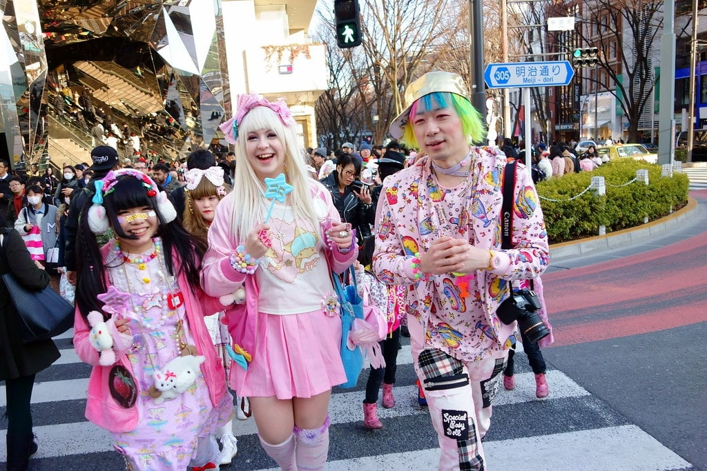Fashion Anime Lovers Wajib Tahu! 5 Toko Kaos Anime di Tokyo Terbaik dan Terlengkap! - Otaku Mobileague